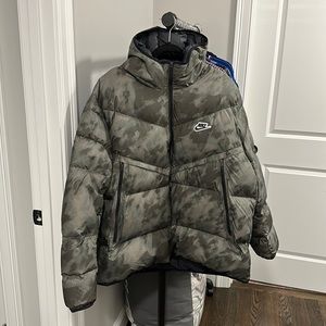 Nike tech puffer jacket